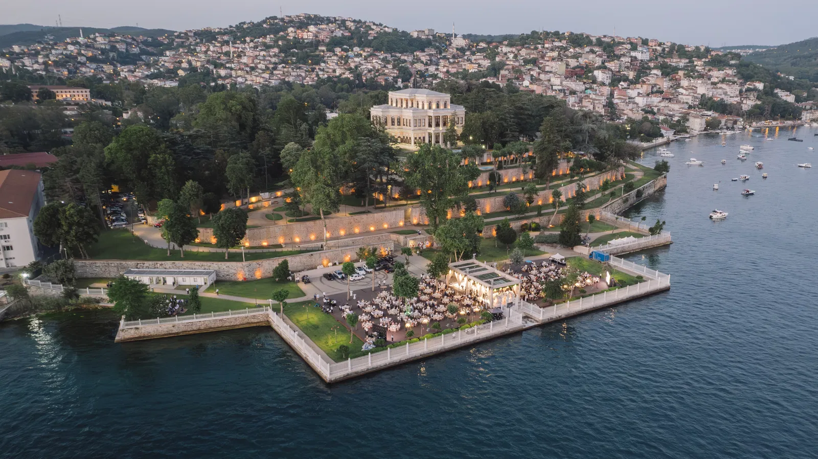 Tarihi Düğün Teması